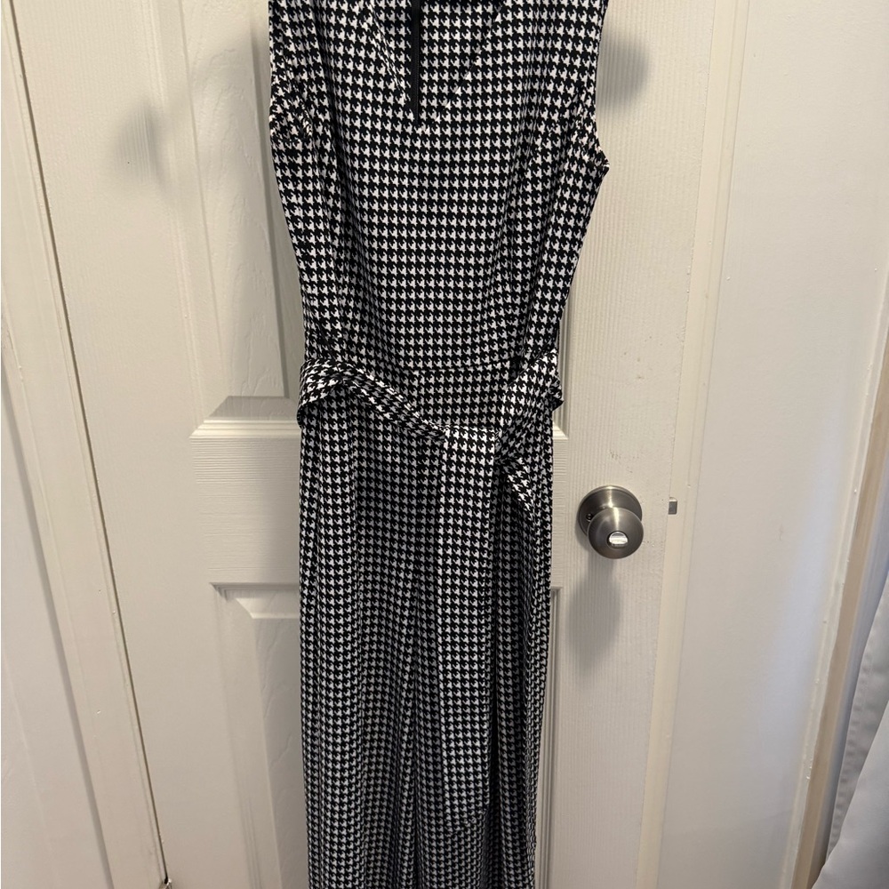 Black and White Houndstooth Women's jumpsuit with belt